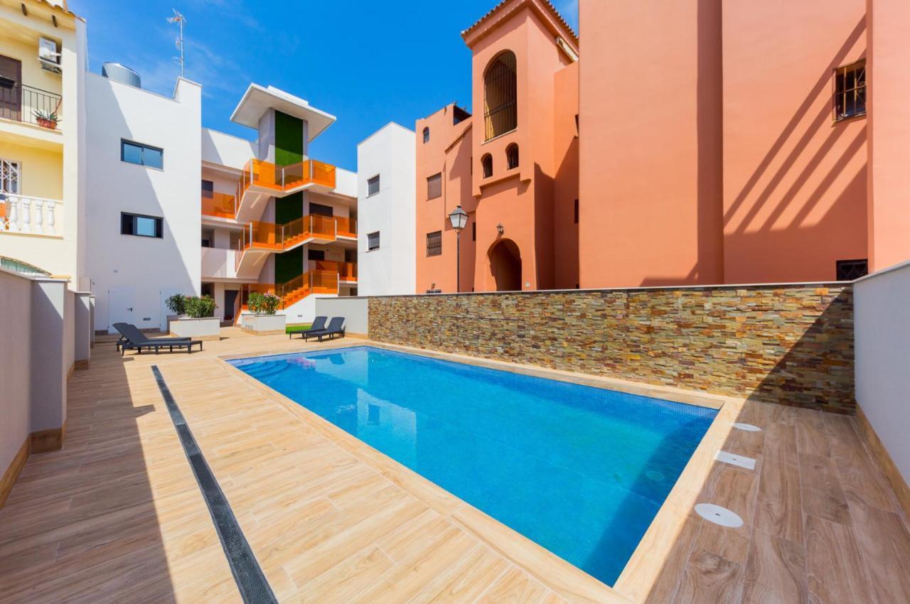 Beach And Рool Torrevieja Dış mekan fotoğraf